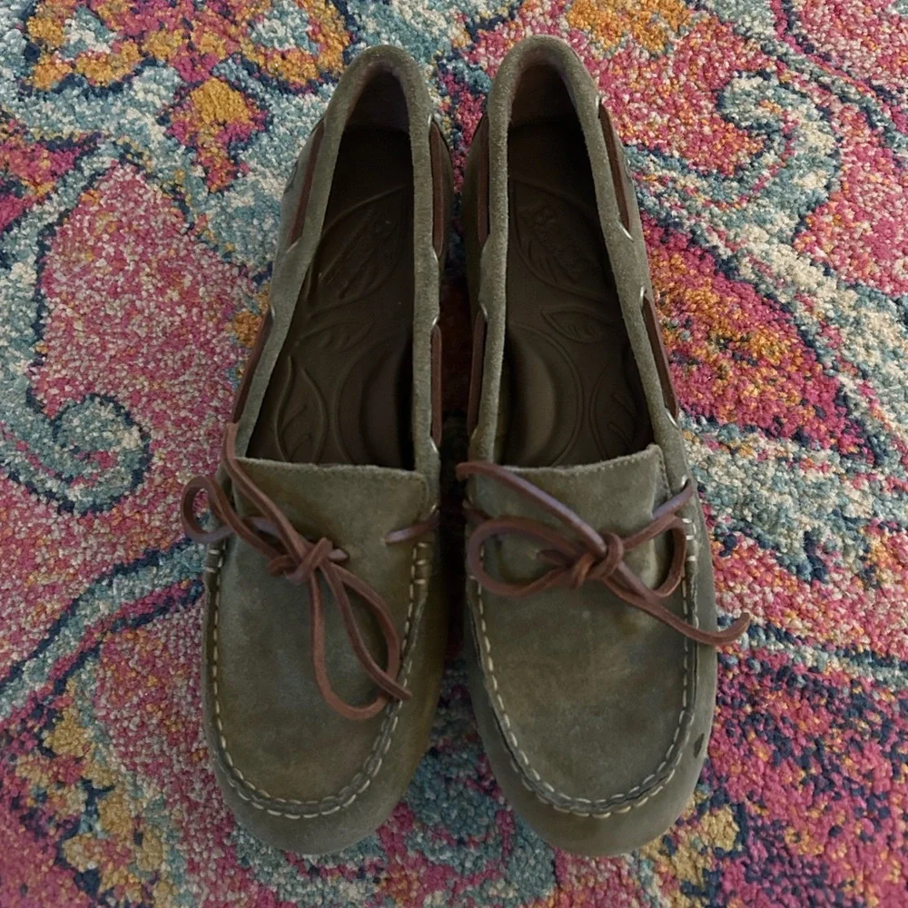 Born | Women’s Olive Green Suede Leather Slip On Driving Loafers Moccasins 8.5 - Picture 2 of 16
